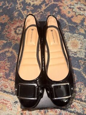 Metropolitan View Black Patent Loafers with Buckle Accent size 9M